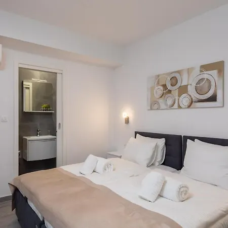 Apartament Luxury & Five