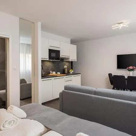 דירה Luxury & Five